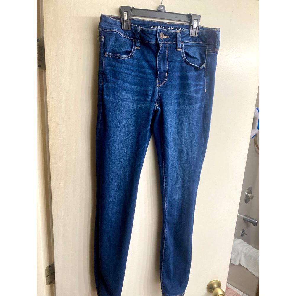 American Eagle Like New - Worn only once Dark wash Low Rise Jegging size 8 long